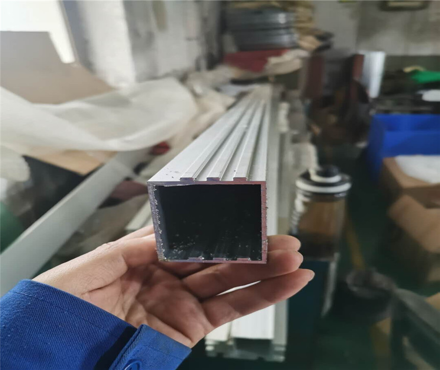  Aluminum rail